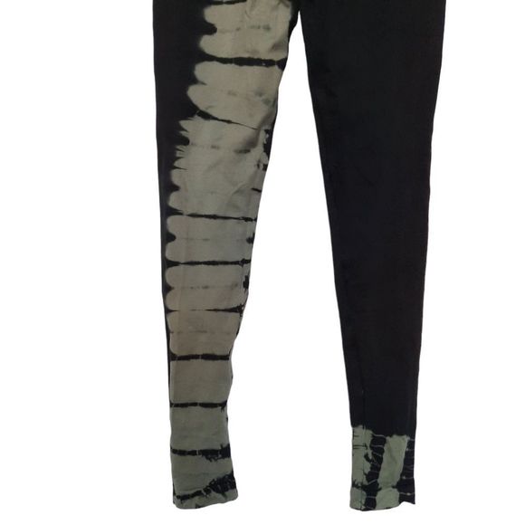 SoulCycle Black Tie Dye Leggings Size Small - Picture 12 of 13